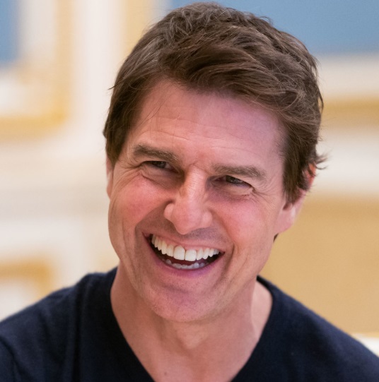 tom cruise get his teeth fixed